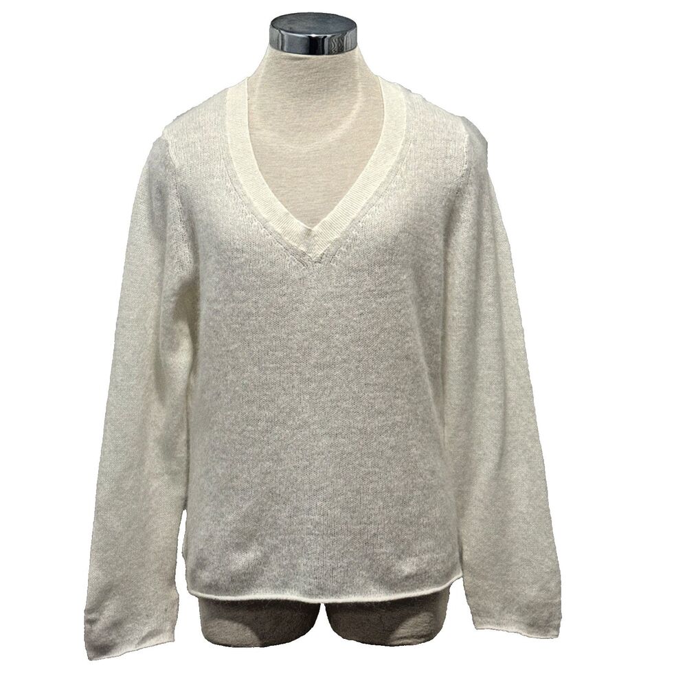 New BANANA REPUBLIC Womens 100% Angora Ivory Long Sleeve V-Neck Sweater Size XL - Picture 1 of 8